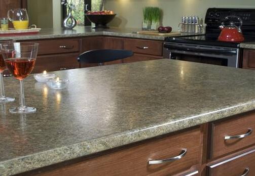 橱柜的台面到底选哪种材质 是不锈钢还是石英石？