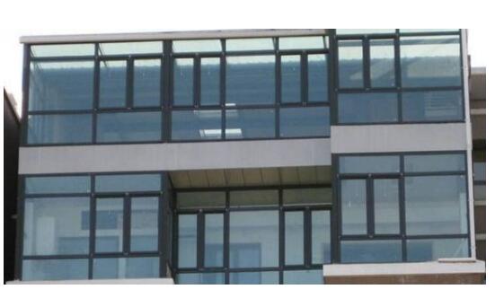 封阳台用什么玻璃最好？中空玻璃还是钢化玻璃呢？1