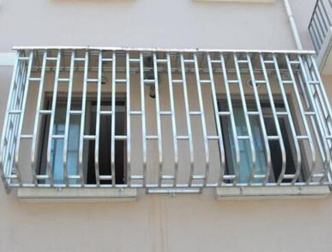 儿童窗户防护栏安装注意事项 以及常见防护栏防盗窗图片3