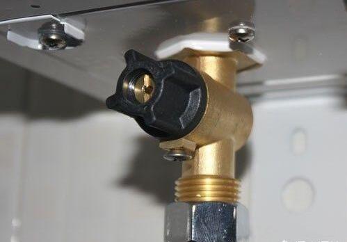 燃气热水器水量调节阀的使用方法1