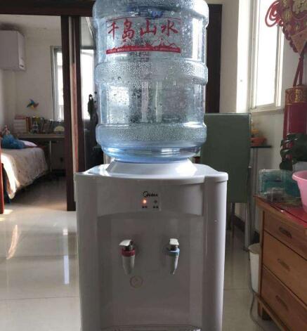 饮水机烧开的水是多少度？饮水机里面的水能烧开吗？1