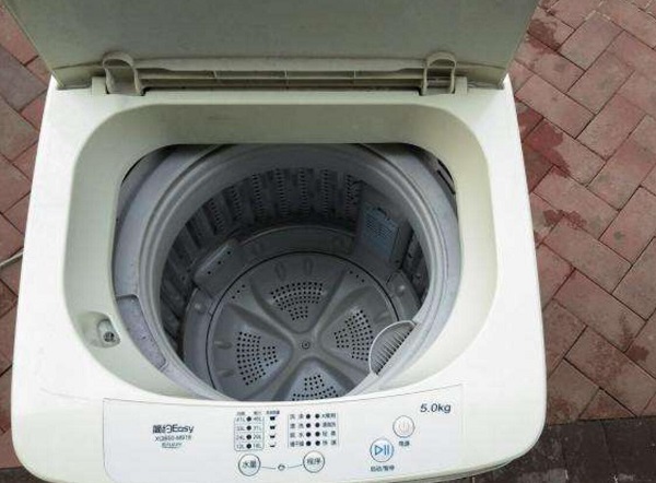 海尔洗衣机脱水时会撞击响声大？洗衣机脱水声音怎么办？1