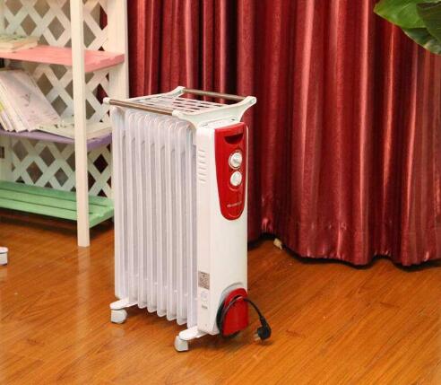 电油汀取暖器的优缺点  比一比看看电油汀取暖器适合您家吗？3