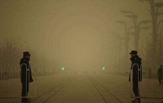 北京空气质量污染严重 空气净化器立马派上用场1