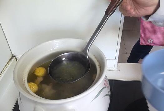 老母鸡汤的做法  最正宗老母鸡黄汤做法7