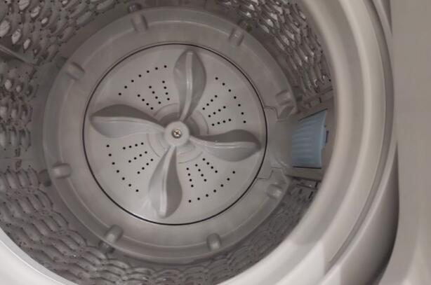 洗衣機洗滌桶不轉只發出嗡嗡聲是怎么回事？洗滌的時候不轉脫水也不轉？2