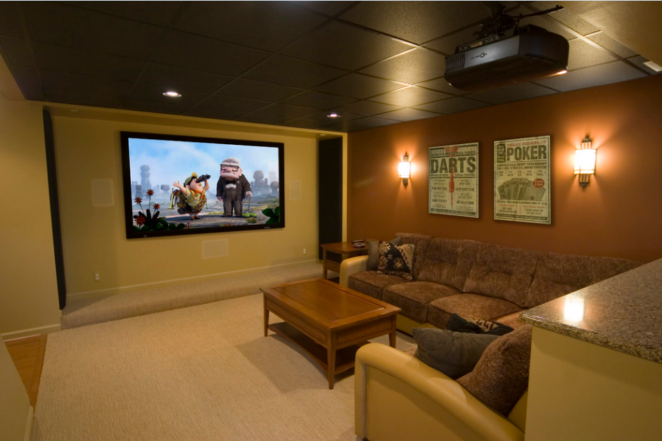 池州山水华城家庭影院实木茶几L型布艺沙发壁灯橙色墙壁效果图