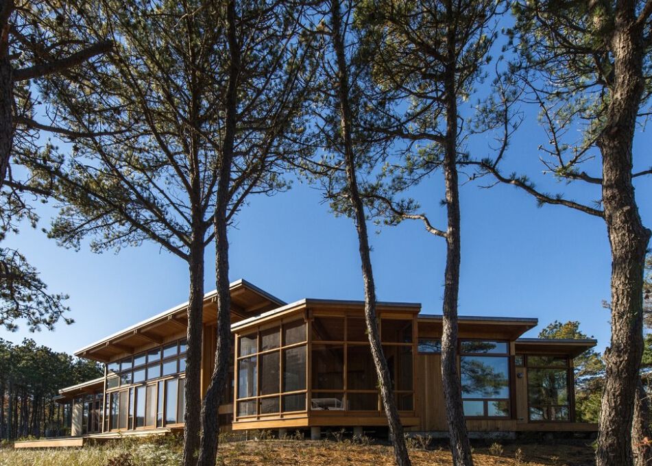 一套美式超大格局湖畔旁边的实木别墅装修效果图