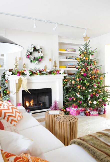 飞腾家园乳白色带壁炉的圣诞风格客厅装修效果图