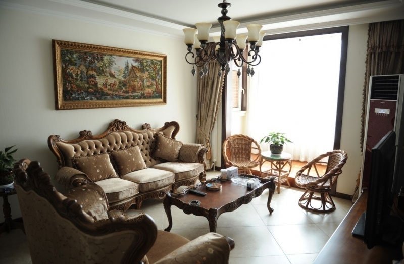 徐家汇花园小区欧式古典客厅沙发装修效果图