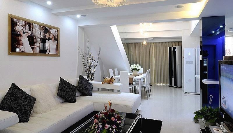 一个跃层韩式风格白色L型沙发客厅餐厅一体装修效果图