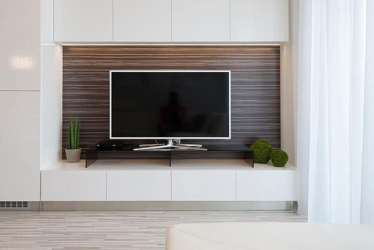 嵌入式电视背景墙白色调风格客厅装修效果图