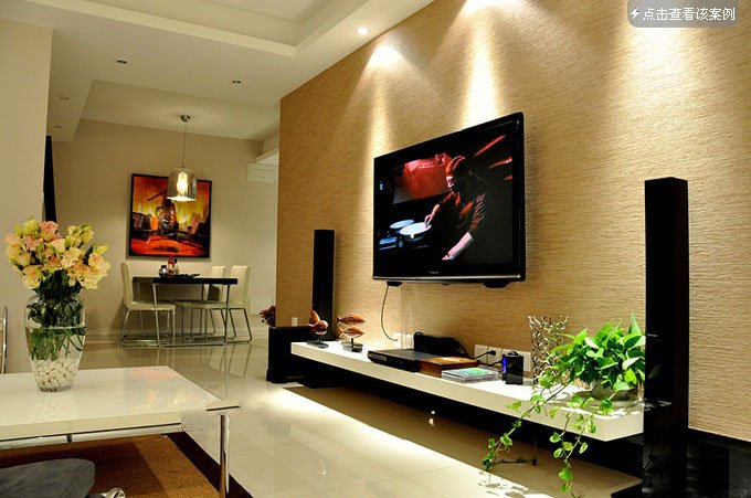 阳江狮子路小区浅棕色墙纸电视背景墙客厅装修效果图