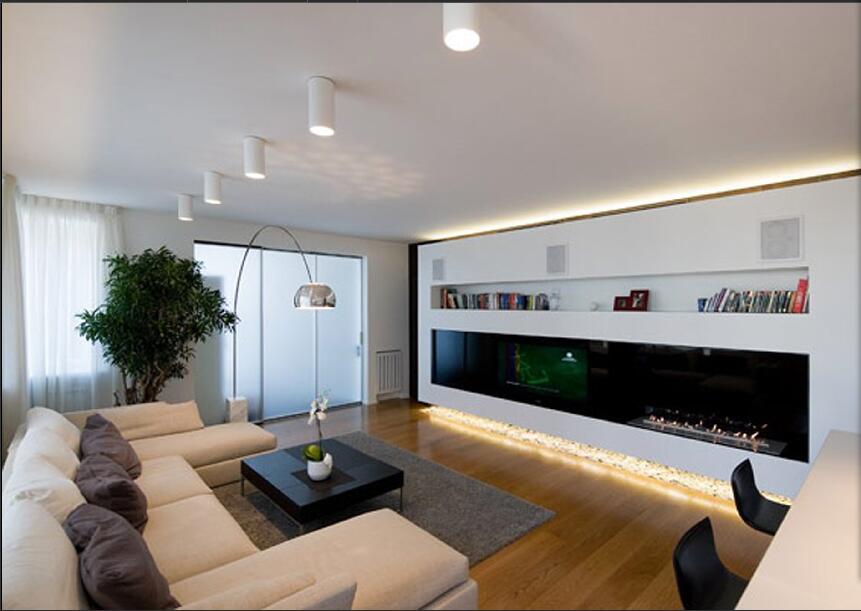 乌海御缘小区二期靠墙电视置物架筒灯吊灯木地板客厅绿植效果图