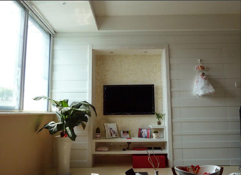 乌海万达广场小户型横木条电视墙隐藏门推拉窗户效果图
