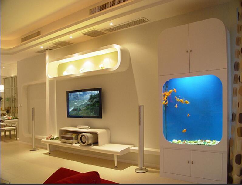 赤峰清河花园50平米客厅电视墙上方置物架储物柜式白色大鱼缸柜效果图