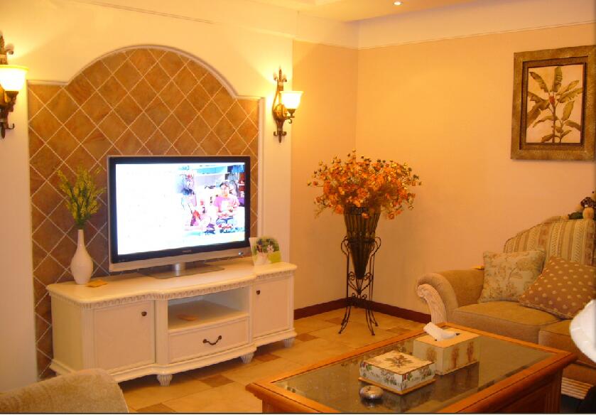 锦州天兴·新大陆拱形菱形瓷砖电视墙黄色客厅墙壁电视墙壁灯效果图