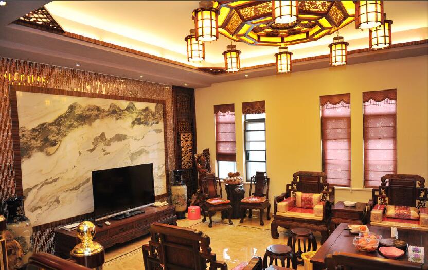 辽阳建发·枫丹名邸中式客厅吊灯客厅多窗户卷帘红木中式家具效果图