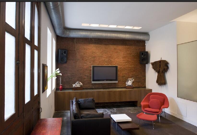 铁岭西正园红色砌墙电视墙老式实木门红色椅子效果图