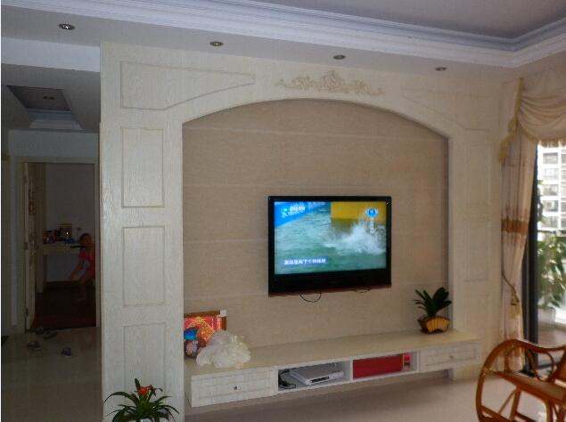 乐东山海湾温泉家园10平米客厅拱形电视墙层板置物架效果图
